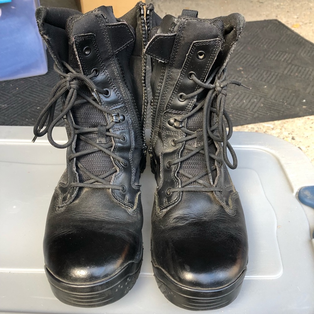 Vibram custom combat-style black mens size 10 steel toe
